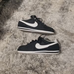 Nike Cortez size 4y